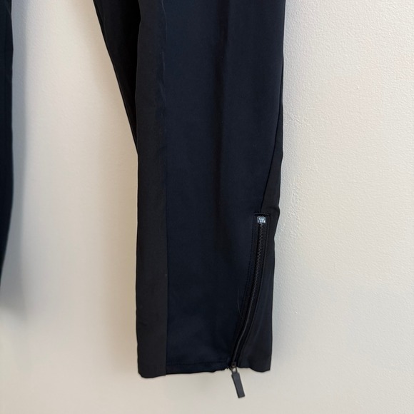 NWT Brooks Women Shakeout Pant Black Size M Jogger Athletic Sportswear - Picture 2 of 11